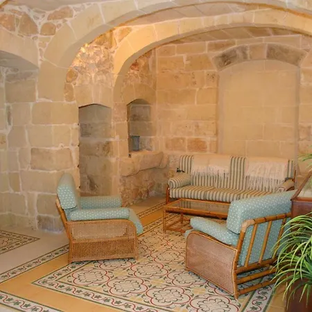 Dar Guzeppa * Xaghra